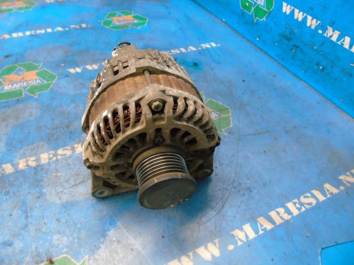 Dynamo från en Nissan Qashqai (J10) 2.0 16V 2008