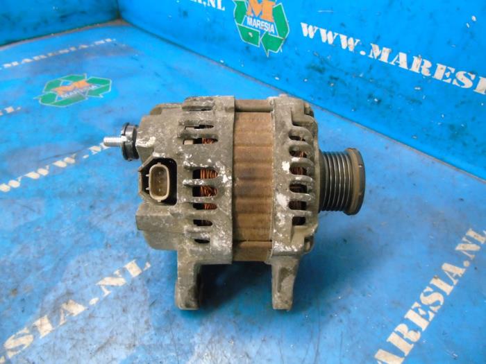 Dynamo från en Nissan Qashqai (J10) 2.0 16V 2008