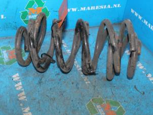 Begagnade Bakre spolfjäder Hyundai Santa Fe II (CM) 2.2 CRDi 16V 4x4 Pris € 63,53 Inklusive moms erbjuds av Maresia Auto Recycling B.V.