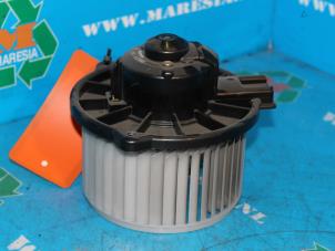 Begagnade Fläktmotor för uppvärmning och ventilation Toyota Yaris Verso (P2) 1.3 16V Pris € 13,13 Marginaltabell erbjuds av Maresia Auto Recycling B.V.