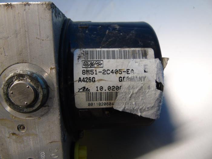 ABS Pomp van een Ford C-Max (DM2) 1.8 TDCi 16V 2010