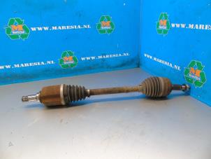 Gebruikte Steekas links-voor Dacia Duster (HS) 1.2 TCE 16V Prijs € 157,50 Margeregeling aangeboden door Maresia Auto Recycling B.V.