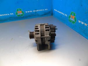 Gebruikte Dynamo Dacia Duster (HS) 1.2 TCE 16V Prijs € 42,00 Margeregeling aangeboden door Maresia Auto Recycling B.V.