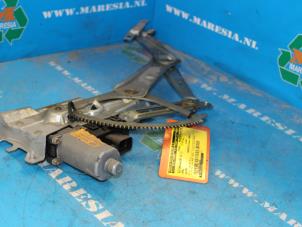 Gebruikte Ruitmechaniek 2Deurs links-voor Opel Astra G (F08/48) 1.6 16V Prijs € 52,50 Margeregeling aangeboden door Maresia Auto Recycling B.V.