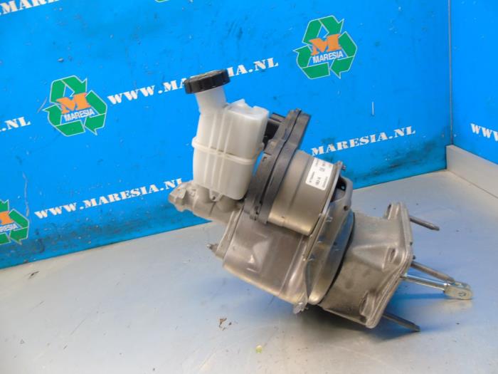 Bromsservo från en Renault Megane IV Estate (RFBK) 1.6 E-Tech 160 2021