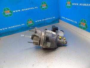 Begagnade Bromsservo Renault Megane IV Estate (RFBK) 1.6 E-Tech 160 Pris € 472,50 Marginaltabell erbjuds av Maresia Auto Recycling B.V.