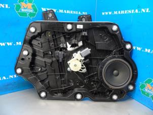 Gebruikte Ruitmechaniek 4Deurs links-voor Ford Puma 1.0 Ti-VCT EcoBoost mHEV 12V Prijs € 157,50 Margeregeling aangeboden door Maresia Auto Recycling B.V.