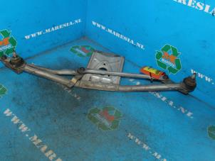 Begagnade Torkarmekanism Ford Puma 1.7 16V Pris € 47,25 Marginaltabell erbjuds av Maresia Auto Recycling B.V.