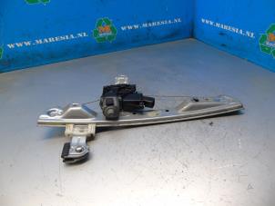 Begagnade Fönstermekanism för bakre dörr, 4-dörrars, vänster Opel Meriva 1.4 16V Ecotec Pris € 63,00 Marginaltabell erbjuds av Maresia Auto Recycling B.V.
