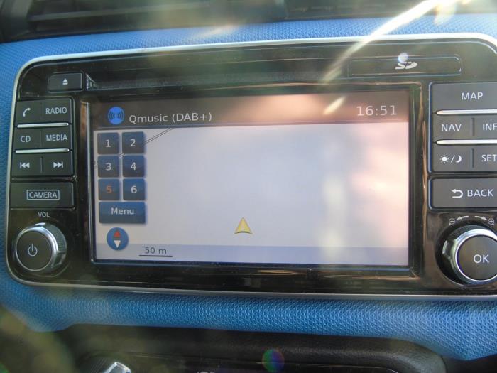 Navigeringssystem från en Nissan Micra (K14) 0.9 IG-T 12V 2017
