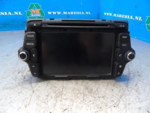 Begagnade Navigeringssystem Kia Pro cee'd (JDB3) Pris € 393,75 Marginaltabell erbjuds av Maresia Auto Recycling B.V.