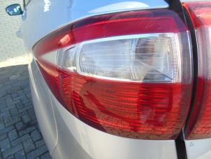 Begagnade Baklykta, vänster Ford C-Max (DXA) 1.6 TDCi 16V Pris € 63,00 Marginaltabell erbjuds av Maresia Auto Recycling B.V.