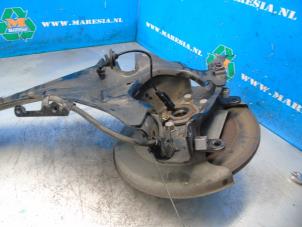 Gebruikte Asschenkel links-achter Mitsubishi Eclipse Cross (GK/GL) 2.4 16V PHEV 4x4 Prijs € 210,00 Margeregeling aangeboden door Maresia Auto Recycling B.V.