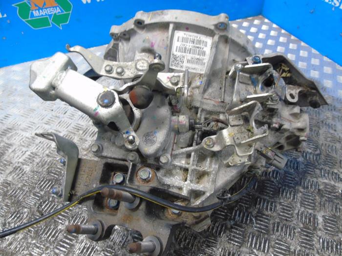 Växellåda från en Mitsubishi Space Star (A0) 1.0 12V 2021