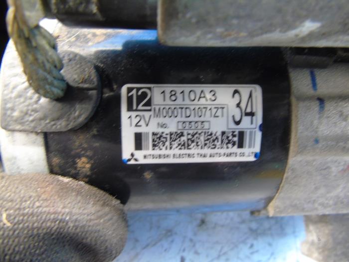 Startmotor från en Mitsubishi Space Star (A0) 1.0 12V 2021