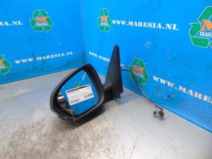 Begagnade Skärmspegel, vänster Dacia Duster (SR) 1.3 TCE 150 16V Pris € 178,50 Marginaltabell erbjuds av Maresia Auto Recycling B.V.