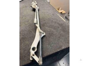 Begagnade Främre torkarmotor Mercedes A (W169) 1.7 A-170 5-Drs. Pris € 105,00 Marginaltabell erbjuds av Maresia Auto Recycling B.V.