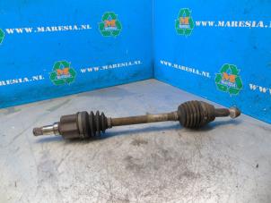 Gebruikte Homokineetas links-voor Ford Fiesta 6 (JA8) 1.25 16V Prijs € 36,75 Margeregeling aangeboden door Maresia Auto Recycling B.V.