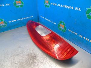 Gebruikte Achterlicht links Mitsubishi Colt (Z2/Z3) 1.3 16V Prijs € 42,00 Margeregeling aangeboden door Maresia Auto Recycling B.V.
