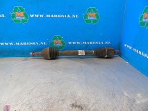 Używane Os napedowa lewy przód Renault Modus/Grand Modus (JP) 1.6 16V Cena € 73,50 Procedura marży oferowane przez Maresia Auto Recycling B.V.