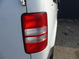 Begagnade Baklykta, höger Volkswagen Caddy Combi III (2KB,2KJ) 1.6 TDI 16V Pris € 36,75 Marginaltabell erbjuds av Maresia Auto Recycling B.V.