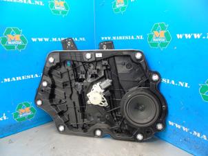 Gebruikte Ruitmechaniek 4Deurs links-voor Ford Fiesta 7 1.1 Ti-VCT 12V 70 Prijs € 105,00 Margeregeling aangeboden door Maresia Auto Recycling B.V.
