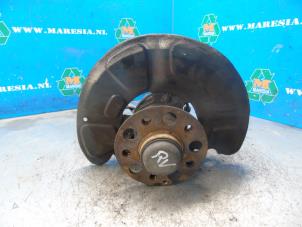 Gebruikte Fusee rechts-voor Mercedes E (W212) E-220 CDI 16V BlueEfficiency,BlueTEC Prijs € 73,50 Margeregeling aangeboden door Maresia Auto Recycling B.V.