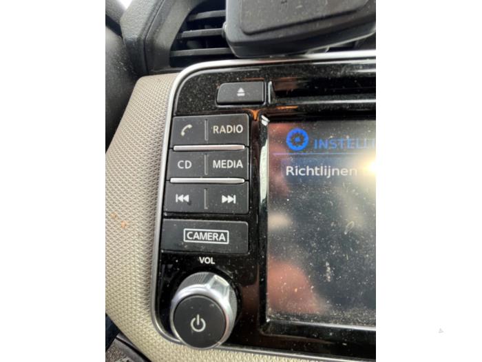 Navigeringssystem från en Nissan Micra (K14) 0.9 IG-T 12V 2018