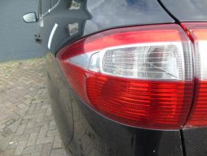 Begagnade Baklykta, vänster Ford C-Max (DXA) 1.0 Ti-VCT EcoBoost 12V 125 Pris € 63,00 Marginaltabell erbjuds av Maresia Auto Recycling B.V.