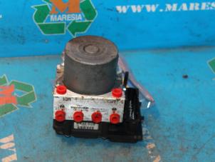 Begagnade ABS-pump Kia Cee'd (EDB5) 1.6 CRDi 16V Pris € 73,50 Marginaltabell erbjuds av Maresia Auto Recycling B.V.