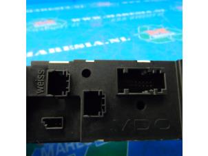 Gebruikte Kachel Bedieningspaneel BMW 3 serie Compact (E46/5) 318td 16V Prijs € 52,50 Margeregeling aangeboden door Maresia Auto Recycling B.V.