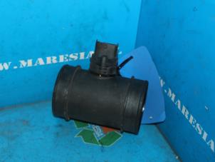 Gebruikte Luchthoeveelheidsmeter Opel Omega B (25/26/27) 2.6 V6 24V Prijs € 63,00 Margeregeling aangeboden door Maresia Auto Recycling B.V.