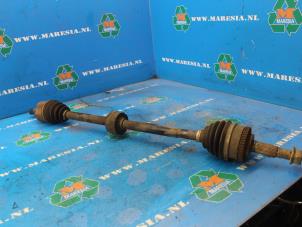 Begagnade Drivaxel, höger fram Nissan Almera Tino (V10M) 1.8 16V Pris € 52,50 Marginaltabell erbjuds av Maresia Auto Recycling B.V.