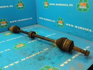 Begagnade Drivaxel, höger fram Nissan Almera Tino (V10M) 1.8 16V Pris € 52,50 Marginaltabell erbjuds av Maresia Auto Recycling B.V.