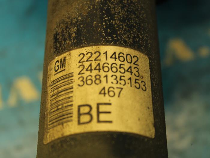 Stötdämparstång, höger fram från en Opel Astra H GTC (L08) 1.9 CDTi 120 2007