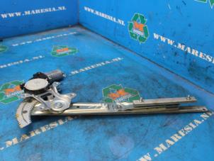 Begagnade Fönstermekanism, 4-dörrars, höger fram Daihatsu Sirion 2 (M3) 1.0 12V DVVT Pris € 57,75 Marginaltabell erbjuds av Maresia Auto Recycling B.V.