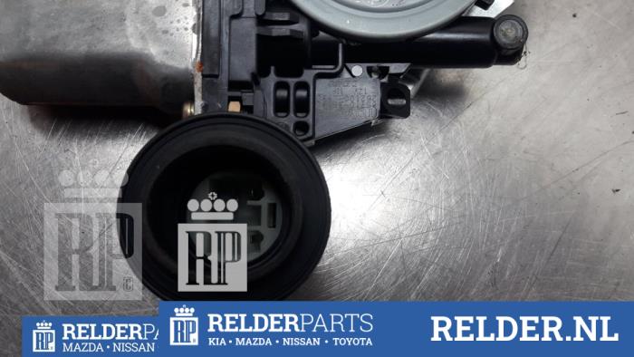 Fönstermekanism, 4-dörrars, höger fram från en Toyota Prius (NHW20) 1.5 16V 2005