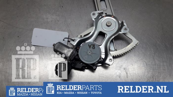 Ruitmechaniek 4Deurs rechts-achter van een Toyota Prius (NHW20) 1.5 16V 2005