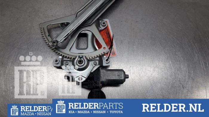 Ruitmechaniek 4Deurs rechts-achter van een Toyota Prius (NHW20) 1.5 16V 2005