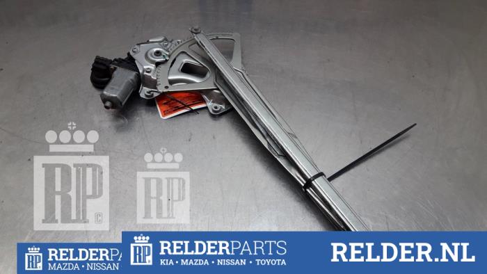 Ruitmechaniek 4Deurs rechts-achter van een Toyota Prius (NHW20) 1.5 16V 2005