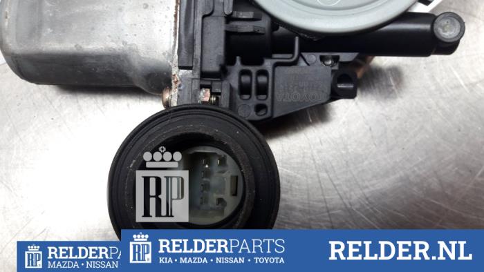 Ruitmechaniek 4Deurs rechts-achter van een Toyota Prius (NHW20) 1.5 16V 2005