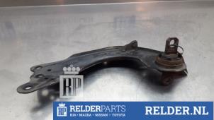 Gebruikte Draagarm rechts-achter Mazda CX-5 I (KE,GH) 2.0 SkyActiv-G 160 16V 4WD Prijs € 75,00 Margeregeling aangeboden door Relder Parts B.V.