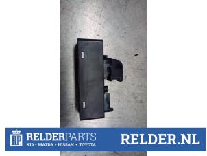 Gebruikte Ruit schakelaar elektrisch Mazda CX-5 I (KE,GH) 2.0 SkyActiv-G 160 16V 4WD Prijs € 25,00 Margeregeling aangeboden door Relder Parts B.V.
