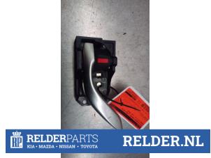 Gebruikte Deurgreep 4Deurs links-achter Mazda CX-5 I (KE,GH) 2.0 SkyActiv-G 160 16V 4WD Prijs € 25,00 Margeregeling aangeboden door Relder Parts B.V.