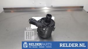 Gebruikte Waterpomp Nissan Qashqai (J11) 1.3 DIG-T 160 16V Prijs € 50,00 Margeregeling aangeboden door Relder Parts B.V.