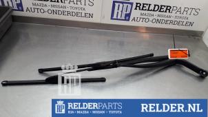 Gebruikte Ruitenwisserarm voor Mazda CX-5 I (KE,GH) 2.2 Skyactiv D 175 16V 4WD Prijs € 40,00 Margeregeling aangeboden door Relder Parts B.V.