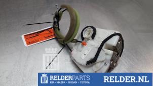 Gebruikte Slotmechaniek Portier 4Deurs rechts-achter Mazda CX-5 I (KE,GH) 2.2 Skyactiv D 175 16V 4WD Prijs € 35,00 Margeregeling aangeboden door Relder Parts B.V.