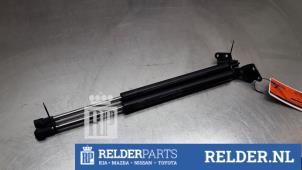 Gebruikte Gasdemperset Achterklep Mazda CX-5 I (KE,GH) 2.2 Skyactiv D 175 16V 4WD Prijs € 35,00 Margeregeling aangeboden door Relder Parts B.V.