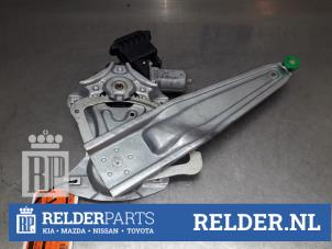 Begagnade Fönstermekanism för bakre dörr, 4-dörrars, höger Toyota Avensis Wagon (T27) 1.8 16V VVT-i Pris € 35,00 Marginaltabell erbjuds av Relder Parts B.V.