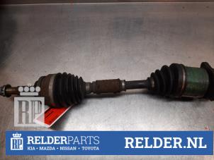Gebruikte Aandrijfas links-voor Toyota Celica (ZZT230/231) 1.8i 16V Prijs € 40,00 Margeregeling aangeboden door Relder Parts B.V.